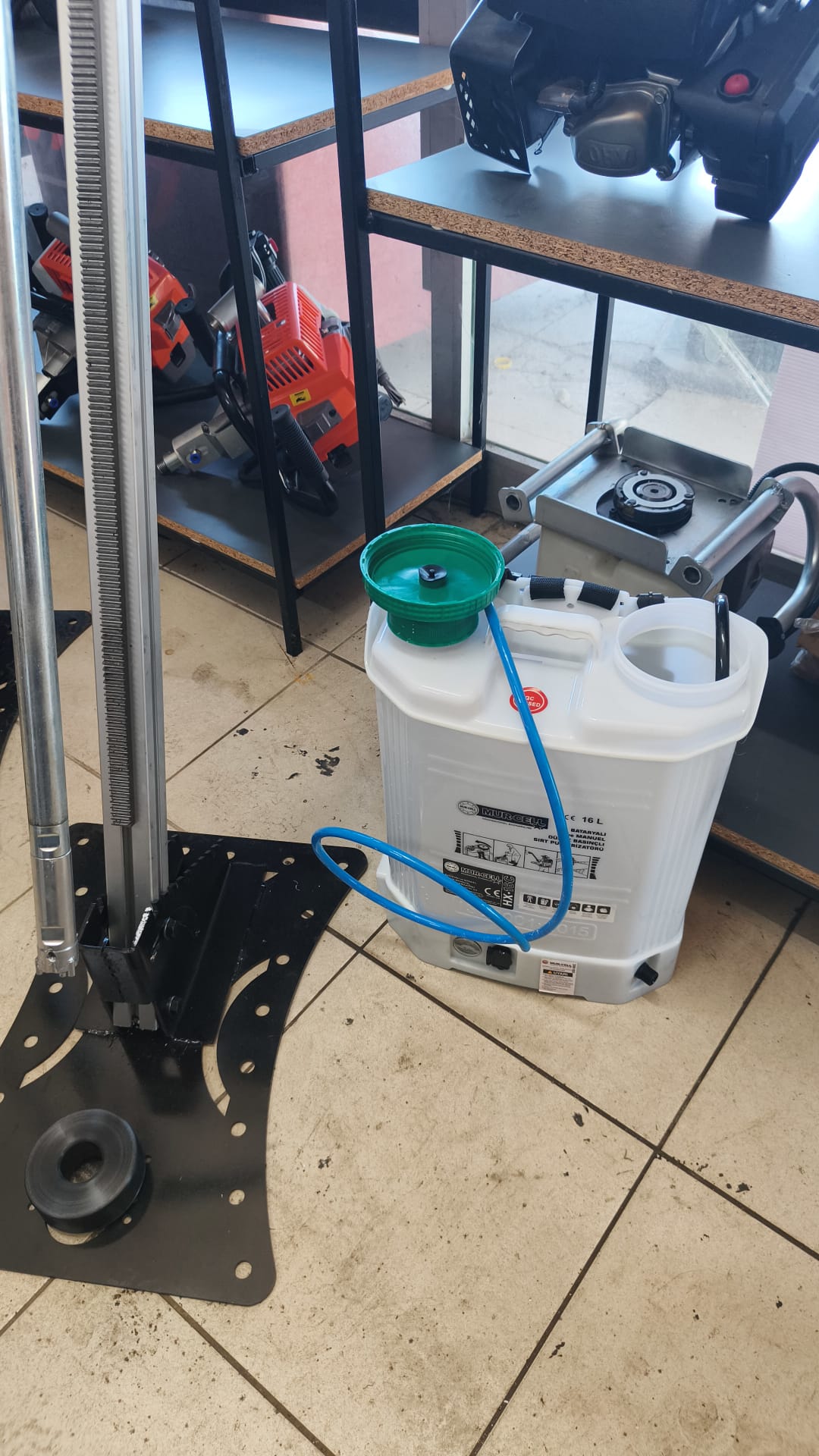 Elektirikli Açılı Ayaklı Sehpalı Profosyonel Makine